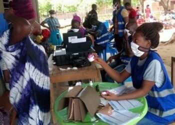 EC's Officials Facilitating the Registration of Voters