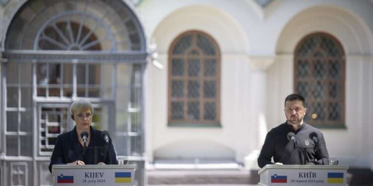 President of Ukraine Volodymyr Zelenskyy (right) with President of Slovenia Nataša Pirc Musar in Kyiv.