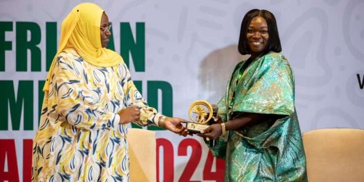 Rwanda Recognizes Ghana's Youngest Female Leader, Jessica Twumasi Bags Prestigious Award 1 Ms. Jesisca Twumasi receiving the Prestigious Visionary African Female Icon Award at the Visionary African Women Summit held at the Kigali Serena Hotel in Rwanda on June 14th, 2024