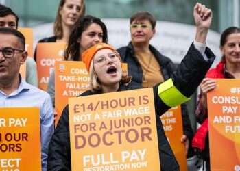 Junior Doctors in England To Stage 11th Strike Over Pay 