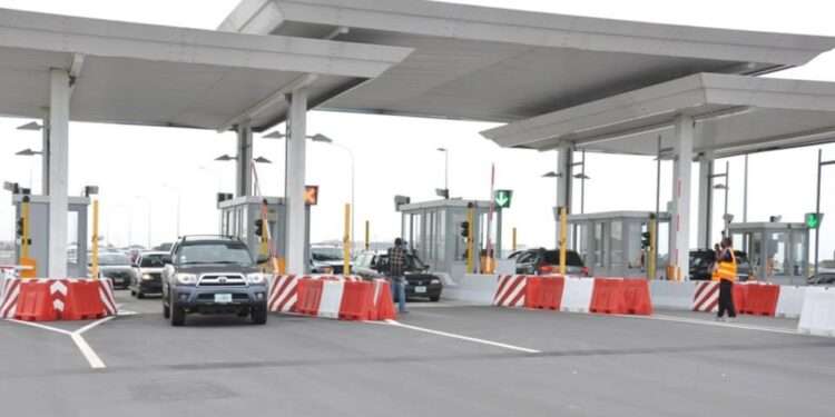 Minority Decries Gov't's 'Flip-Flopping' On Road Tolls 1 gov't reintroduces modernized road tolls