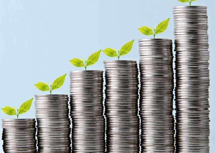 what is economic growth 500746832 thumb 1536x1836 1