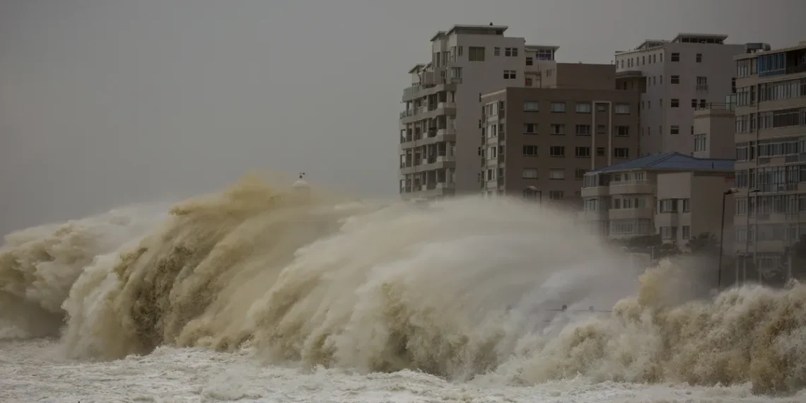 Storms Wreak Havoc in Cape Town, Thousands Displaced 1 Cape Town clears up after major storm