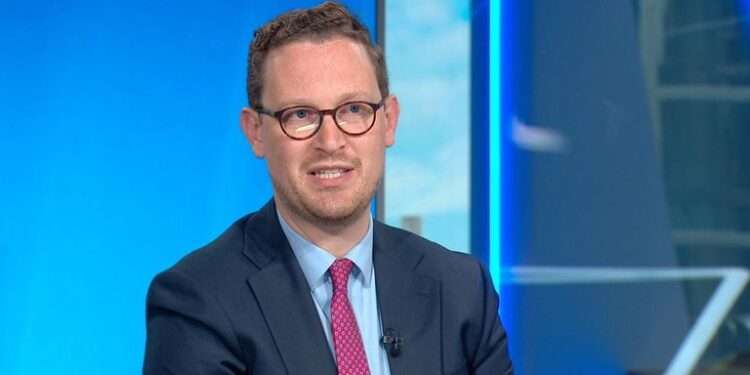 Labour Faces Daunting Economic Legacy Amidst Rising Borrowing Concerns 1 Reeves Faces Labour Revolt Over Benefits Cuts
