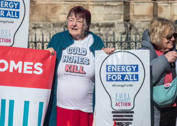 Reeves' Fuel Payment Cuts Spark Outrage Among Pensioners 1 Pensioners protesting