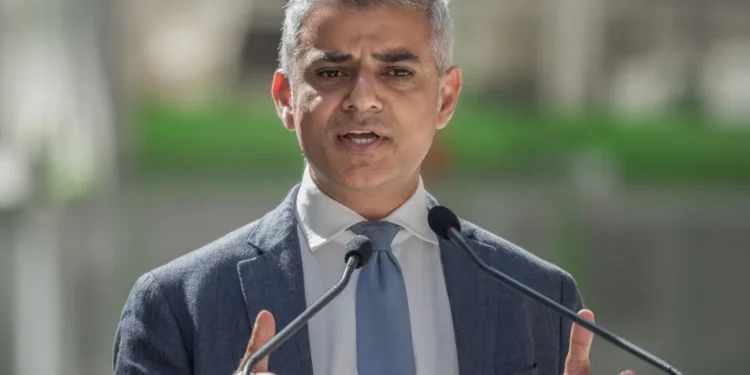 Farage Slammed For Spreading ‘Unevidenced’ Migrant Fears