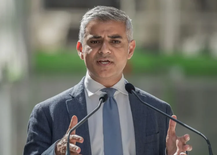 Farage Slammed For Spreading ‘Unevidenced’ Migrant Fears