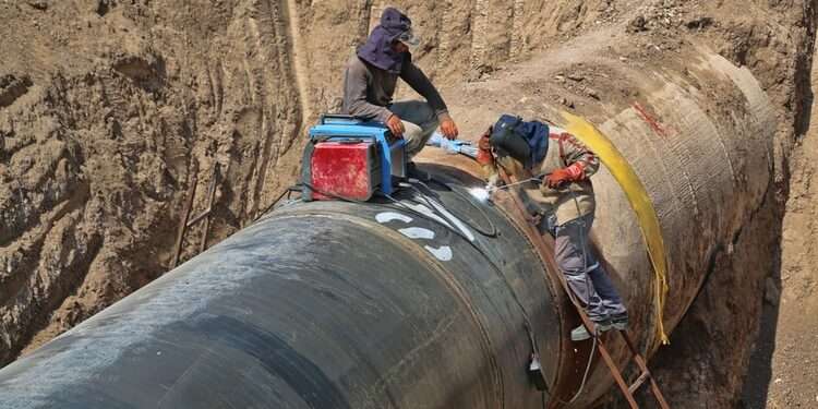 Oil Pipeline Rupture Deepens Crisis in South Sudan 1 Oil pipeline in South Sudan