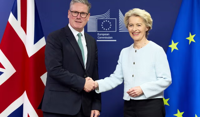 UK, EU Strike Last-Minute Post-Brexit Agreement