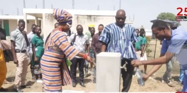 C- WASH Donates Solar- Powered Water Systems to SHS in Upper East Region 1 C-WASH Water System In the Upper East Region (SHS Project)