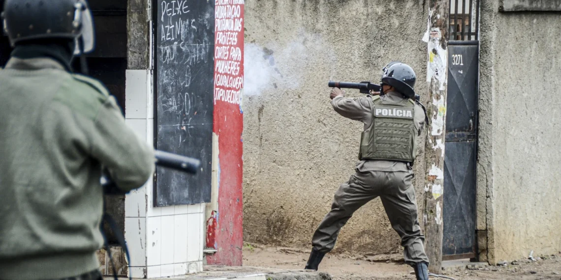 South Africa Shuts Border With Mozambique Amid Election Chaos 1 Mozambique election, South Africa border, post-election violence, protests, opposition leaders,