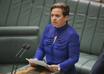 Australia Moves to Ban Under-16s From Social Media 1 Australia's Minister for Communications, Michelle Rowland introduces the Online Safety Bill in the House of Representatives