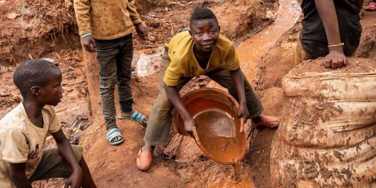 COP29 Urges Ethical Mineral Sourcing for Green Future 1 Children work at a mine in South Kivu in the Democratic Republic of the Congo.