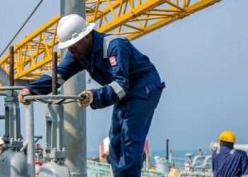 Nigeria Faces Oil Rig Decline, Production Goals Threatened 