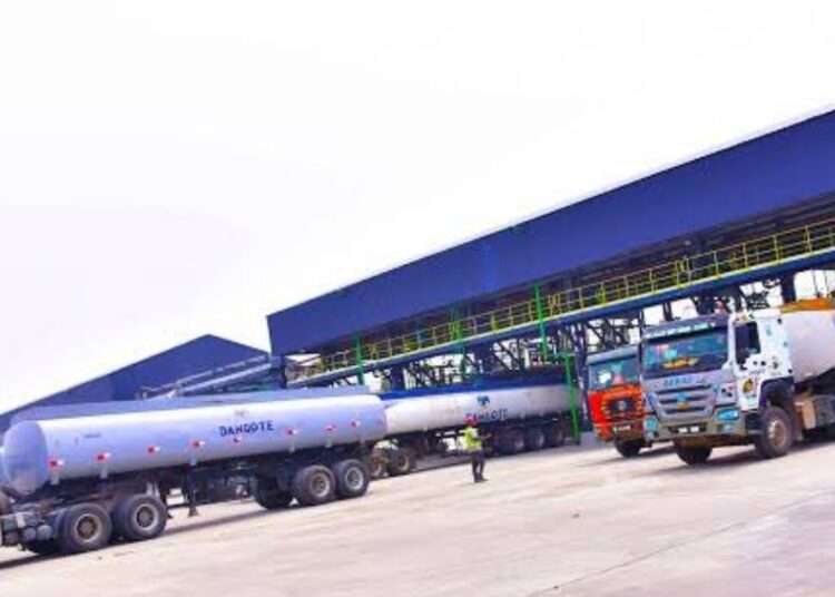 Dangote Refinery Exports Petrol to Africa, Boosts Economy 1 Dangote Refinery