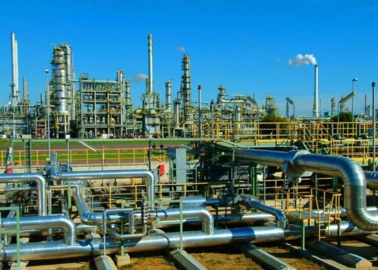 Uganda Commits $4 Billion to Fund Oil Refinery 1 Oil Refinery plant 1024x591 1
