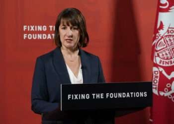 UK Businesses Brace for Economic Storm as Gloom Deepens