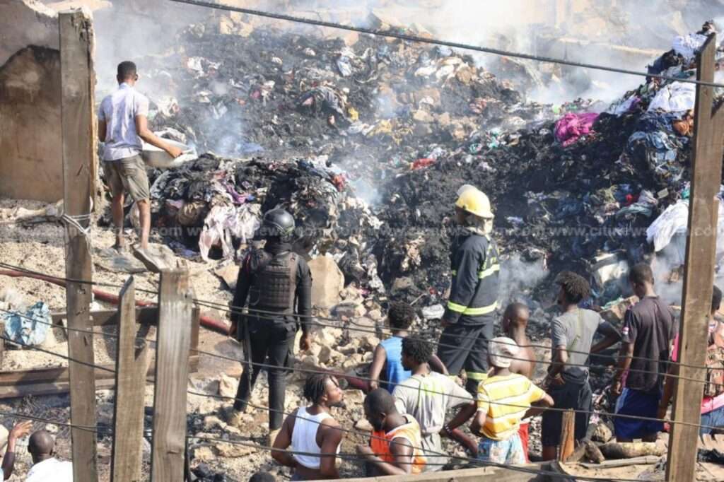 Fire destroys shops at Kantamanto market 2 1