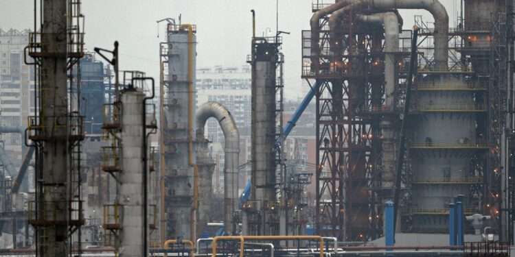 Central African receives fuel The Republican Bloc for the Defence of the Constitution (BRDC) is demanding transparency regarding Russia’s alleged donation of 30,000 tons of diesel to the Central African Republic (CAR). Russia