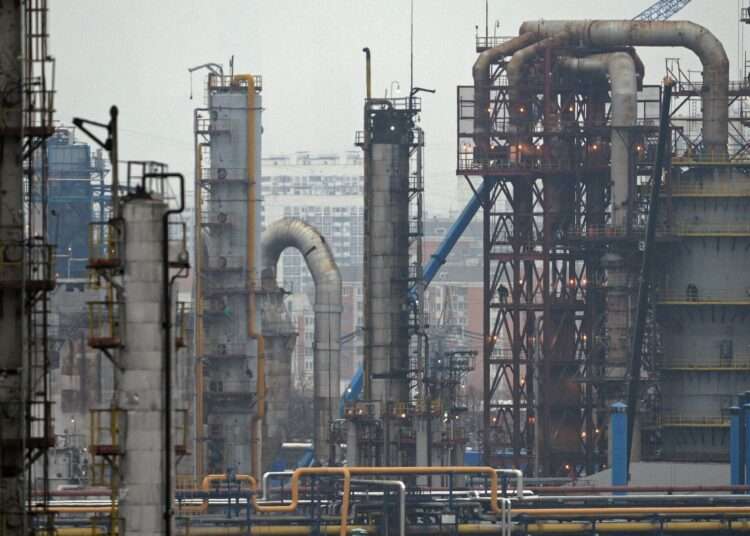 Russia's Fuel Donation to CAR Raises Transparency Concerns 1 Central African receives fuel The Republican Bloc for the Defence of the Constitution (BRDC) is demanding transparency regarding Russia’s alleged donation of 30,000 tons of diesel to the Central African Republic (CAR). Russia