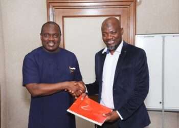 Dr. Sulemana and the outgoing MD, Kofi Tagoe Mocumbi