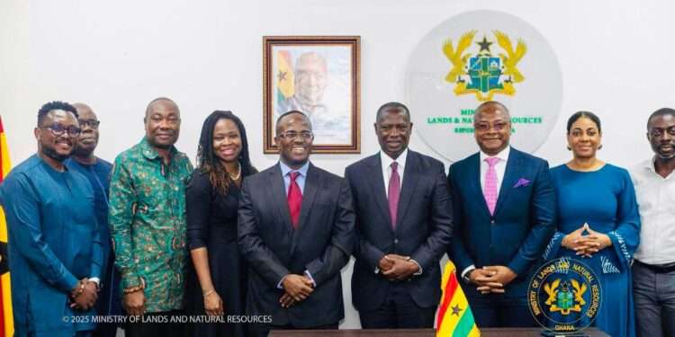 Chamber of Mines Discusses Sector Challenges with Lands Minister 1 Hon. Emmanuel Armah-Kofi Buah with delegation from the Ghana Chamber of Mines