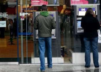 Labour Faces Growing Threat as Voter Support Drops 1 Labour Faces Growing Threat as Voter Support Drops