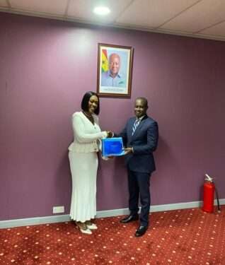 SIC Insurance Welcomes New MD as Hollistar Duah-Yentumi Finally Hands Over to James Agyenim-Boateng 1 SIC Insurance Welcomes New MD as Hollistar Duah-Yentumi Finally Hands Over to James Agyenim-Boateng