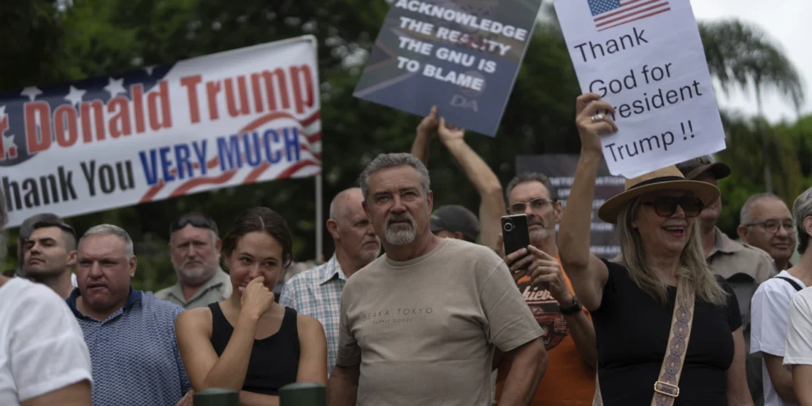 Some White South Africans protesting outside the US embassy in Pretoria, South Africa