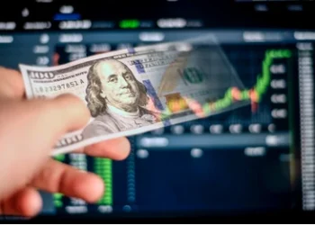 Financial Stocks Index Slips Despite Market Gains
