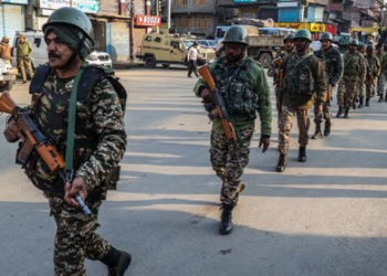 Indian soldiers in Anantnag, Jammu and Kashmir as India, Pakistan Urged To Exercise Restraint