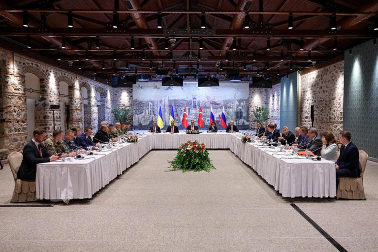 Noose Of Asymmetric Diplomacy Hangs Around Ukraine’s Neck 2 Russia And Ukraine Delegation Meet In Istanbul