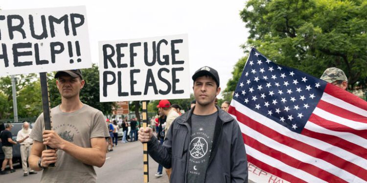 US To Welcome White South Africans As Refugees