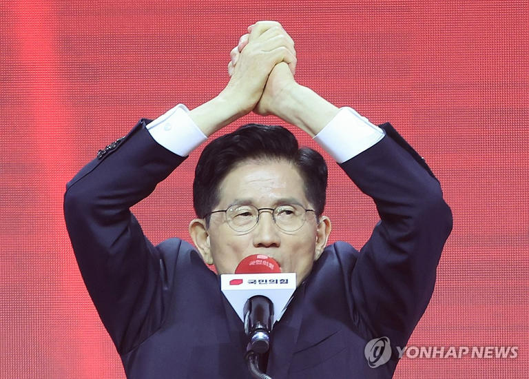 Former Labor Minister Kim Moon-soo delivers an acceptance speech after winning the People Power Party's presidential nomination during a convention in Goyang, just northwest of Seoul, on May 3, 2025.