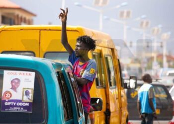 Ghanaians React to 15% Fare Reduction Amid Fuel Price Drop 7 Trotro in Ghana