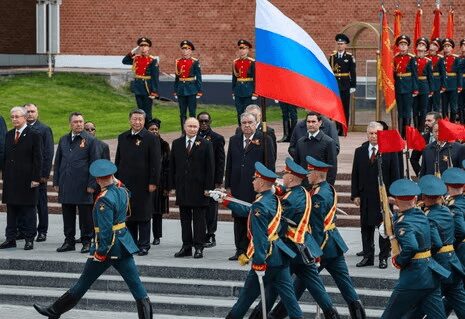 Russia Marks 80th Anniversary Of Nazi Defeat With Victory Day Parade 2 Kazakh President Kassym-Jomart Tokayev, Kyrgyz President Sadyr Japarov, Chinese President Xi Jinping, Russian President Vladimir Putin, Tajik President Emomali Rahmon, Turkmen President Serdar Berdimuhamedov and Uzbek President Miromonovich Mirziyoyev attend a wreath laying ceremony at the Tomb of the Unknown Soldier in Alexander Garden after the Victory Day military parade in Moscow.
