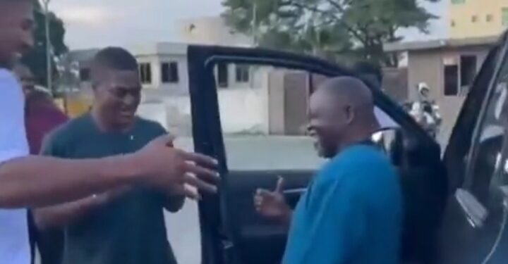 Ibrahim Mahama Gifts Azumah Nelson an SUV 1 Azumah Nelson, receiving his car gift from Sharaf Mahama and Anthony Joshua