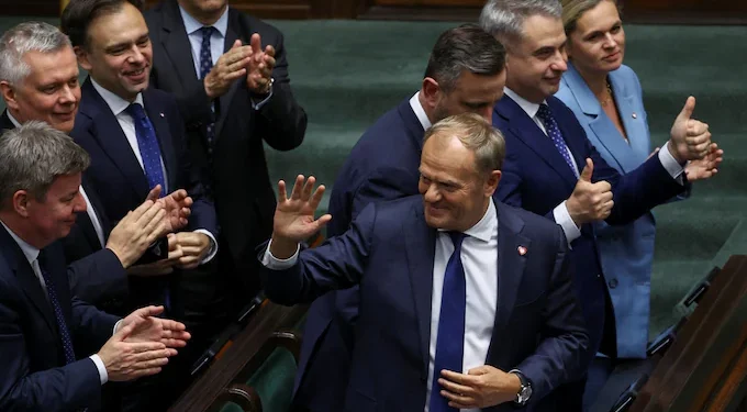 Tusk wins vote of confidence