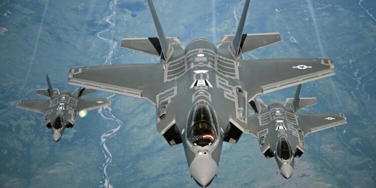 UK Reintroduces Nuclear Air Power With Jet Deal 1 UK Reintroduces Nuclear Air Power With Jet Deal