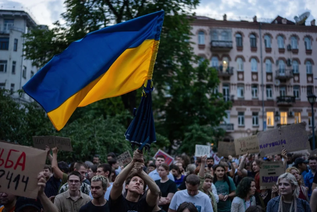 Zelenskyy Defends Bill Targeting Ukraine's Anti-Corruption Infrastructure 3 download 5