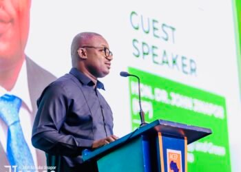 Energy Minister Projects Fuel Stations Transitioning into EV Battery Hubs 