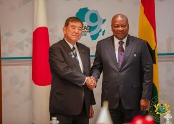 Ghana's President John Dramani Mahama with Japanese Prime Minister Shigeru Ishiba