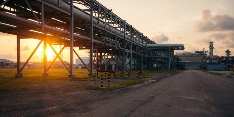 Angola’s Oil Output Falls Below Forecast as Gas Production Surges 1 Luanda refinery