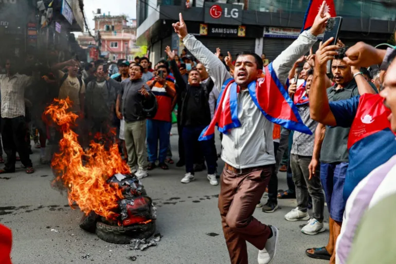AFP 20250909 73UG99E v2 MidRes TopshotNepalPoliticsInternetLawProtest 1757402522