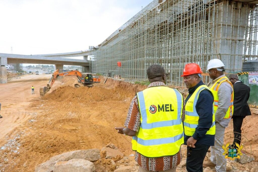 Mahama Inspects Ofanko Nsawam Road Construction 4