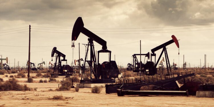IEA Shifts Stance, Warns New Oil and Gas Investments Needed 1 oil and gas fields