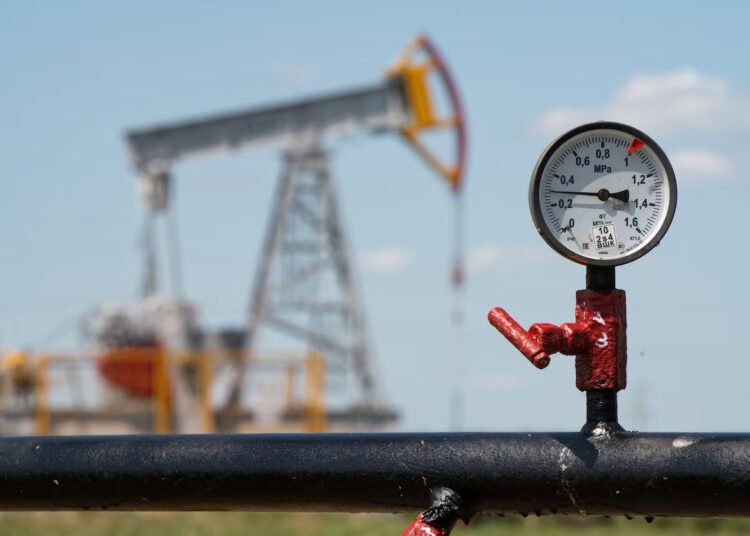 Global Oil Prices Fall as Investors Weigh Ukraine Peace Talks 1 Oil Prices