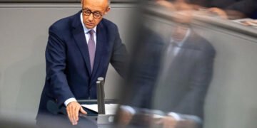 German Chancellor Friedrich Merz speaks in the bundestag.
