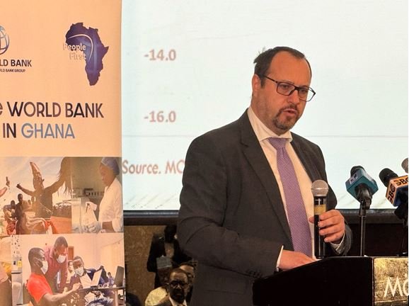 24-Hr Economy, Big Push to increase per capita - O’Brien poised 4 Mr. Stefano Curto Lead Country Economist of the World Bank Group