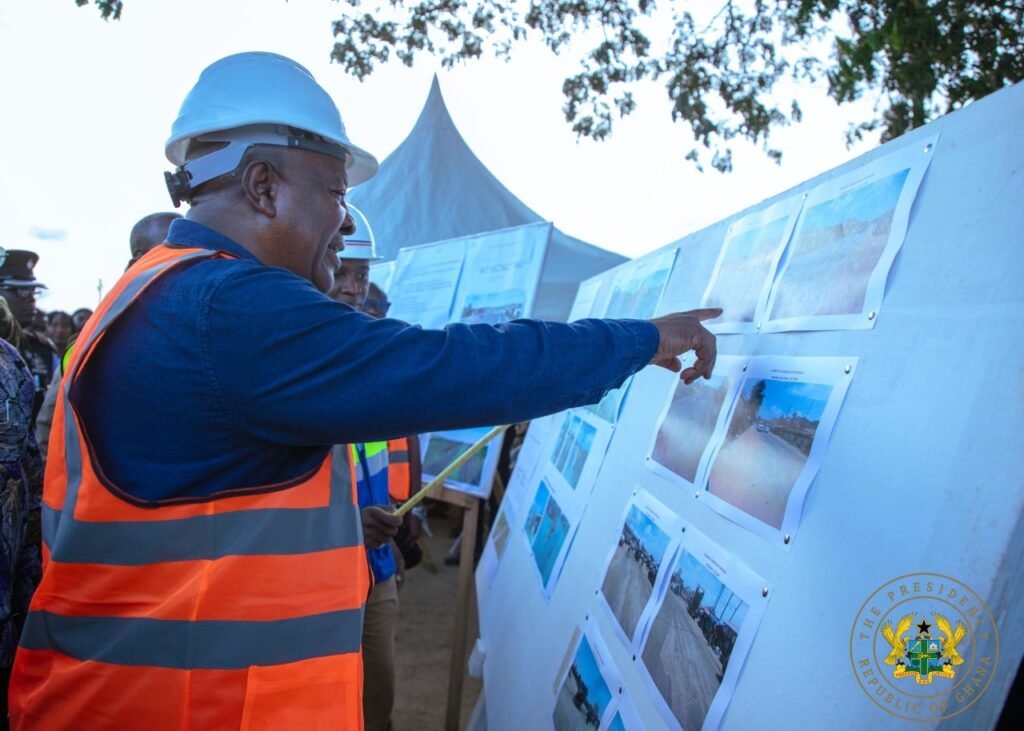 Big Push: Mahama Cuts Sod for 73.6km Cape Coast–Takoradi Dual Carriageway, Pledges Rapid Completion 2 President Mahama @BigPush